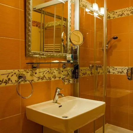 Rokoko Otel 3*