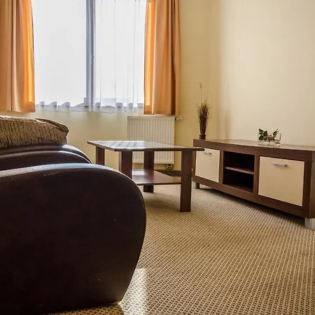 מלון Rokoko - Free Parking 3*